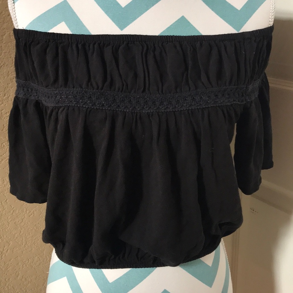 ❤️❤️LA Hearts Off the Shoulder Black Shirt**
